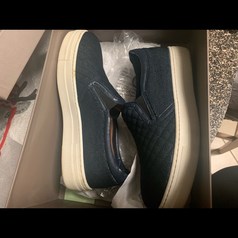 BCBG Sneakers - Picture 5 of 5